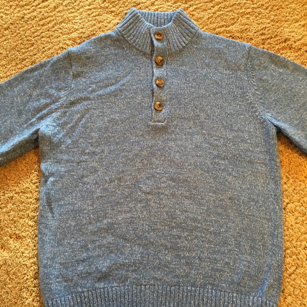 IZOD three button sweater-Medium